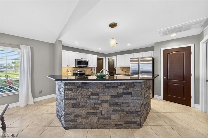 No flood insurance required - This private Florida retreat is - photo 7