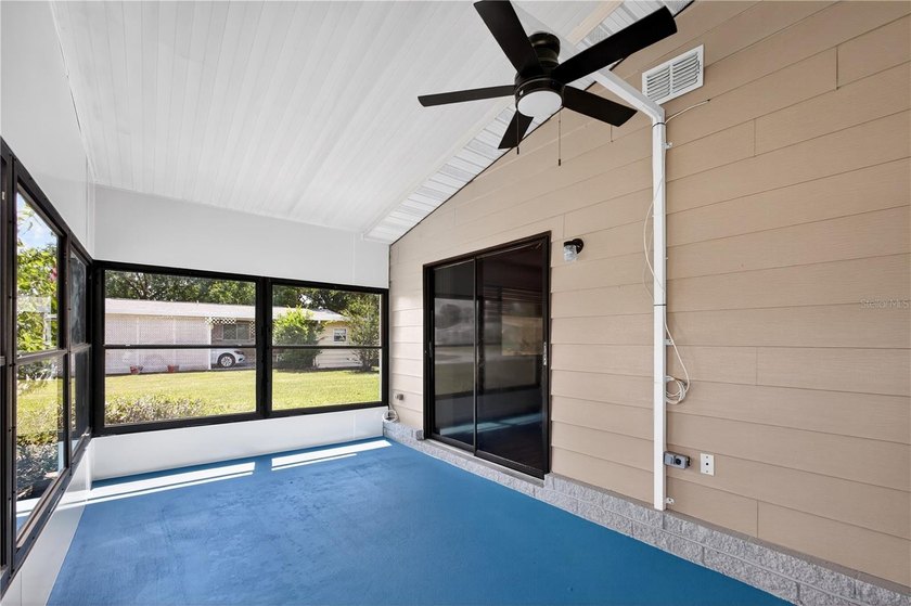 Virtually Staged. Welcome home to this charming and move-in - photo 31