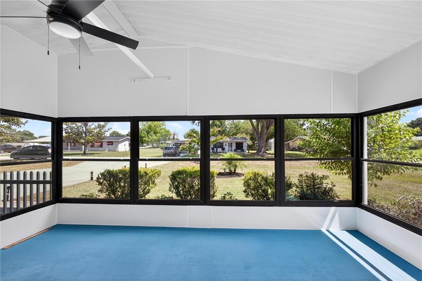 Virtually Staged. Welcome home to this charming and move-in - photo 33