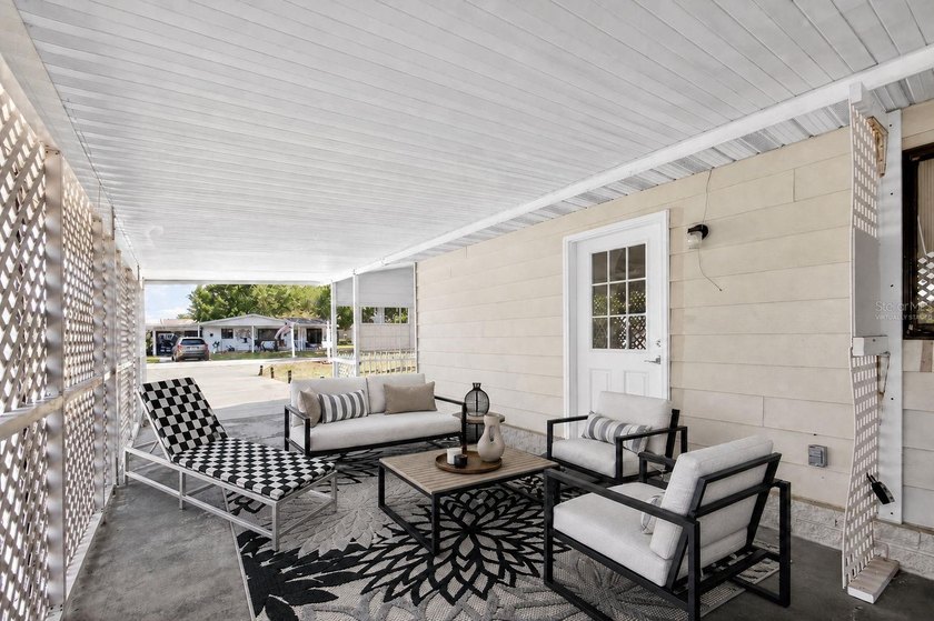 Virtually Staged. Welcome home to this charming and move-in - photo 35