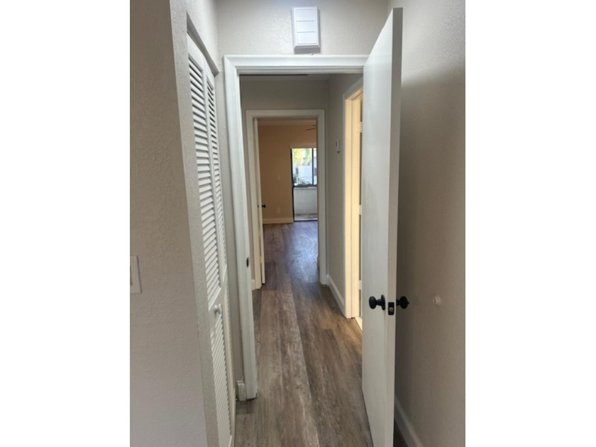 Welcome to this stunning and spacious 3-bedroom, 2.5-bathroom - photo 35