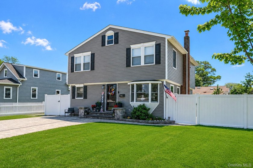 Immaculate, Completely Renovated 4-Bedroom, 2-Bath Colonial - photo 2