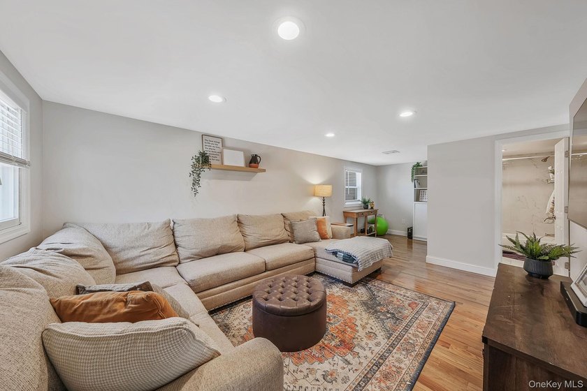Immaculate, Completely Renovated 4-Bedroom, 2-Bath Colonial - photo 9