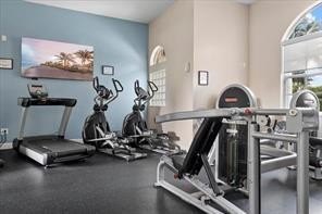 3-Bed, 2-Bath &amp; 2-Car Garage, Located In The Desirable Gated - photo 10