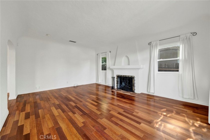 Spanish charmer in the heart of West Toluca Lake, steps from - photo 7