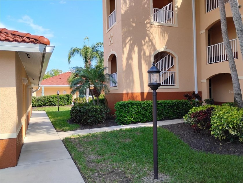 WOW!! Check out this beautiful first floor end unit Condo with - photo 5