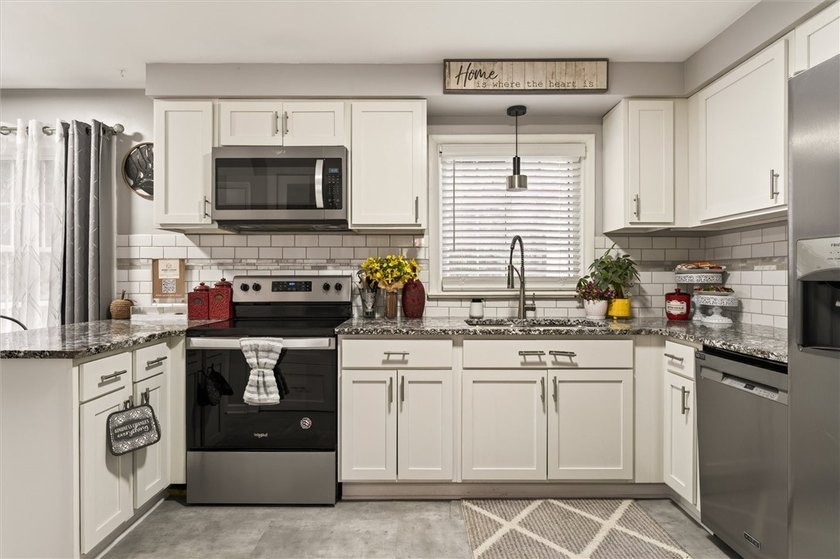 Opportunity Knocks at 9 Apollo Dr in Greece, NY. This 3 bed 1.5 - photo 21