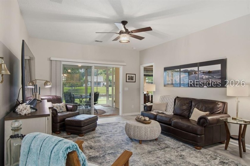 Welcome home to this charming &amp; beautifully updated retreat - photo 7