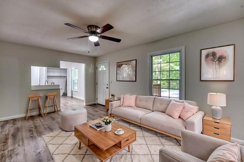 Welcome home to this charming cottage that has been thoughtfully - photo 12