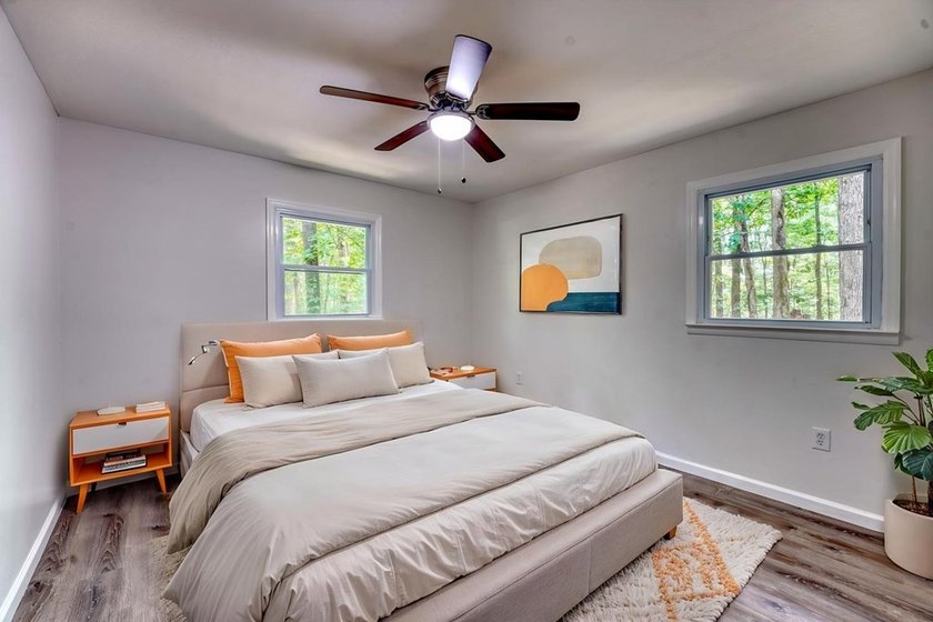 Welcome home to this charming cottage that has been thoughtfully - photo 23
