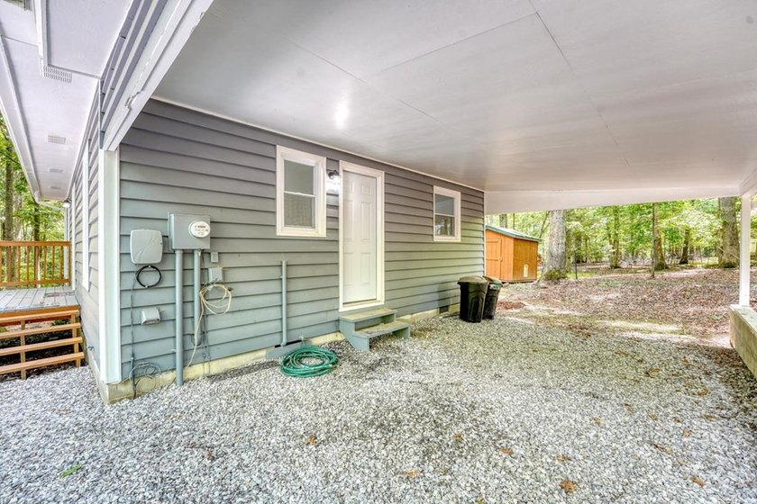 Welcome home to this charming cottage that has been thoughtfully - photo 32