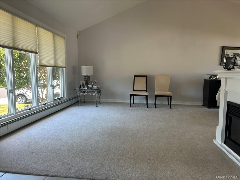 Welcome to the Viceroy Estates. This is a Well Maintained Three - photo 4