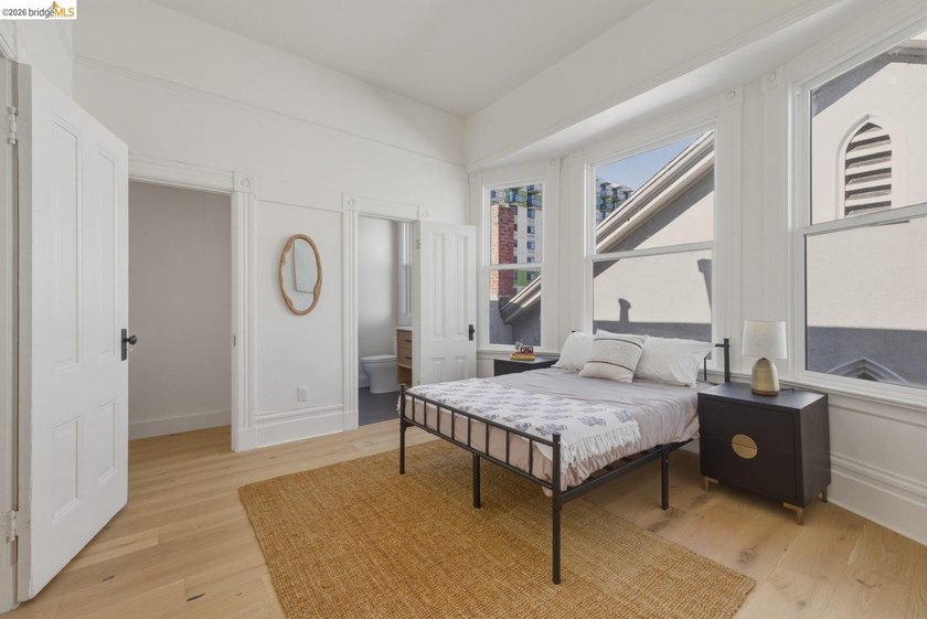 Welcome to 523 25th Street, a thoughtfully renovated Oakland - photo 13