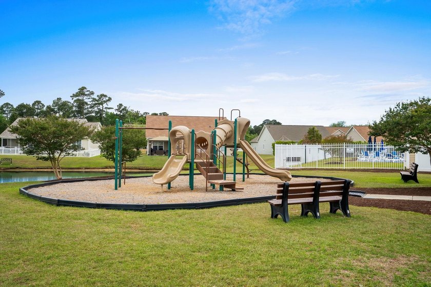 Welcome home to this totally renovated 5 bedroom, 2.5 bath home - photo 34