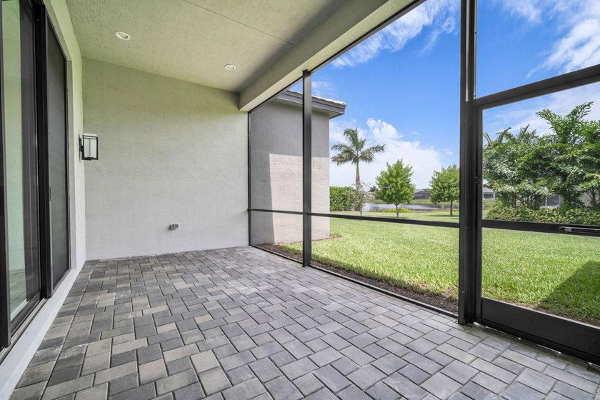 SPECTACULAR NEVER LIVED IN 3 BEDROOM 4 FULL BATHROOM SINGLE - photo 38