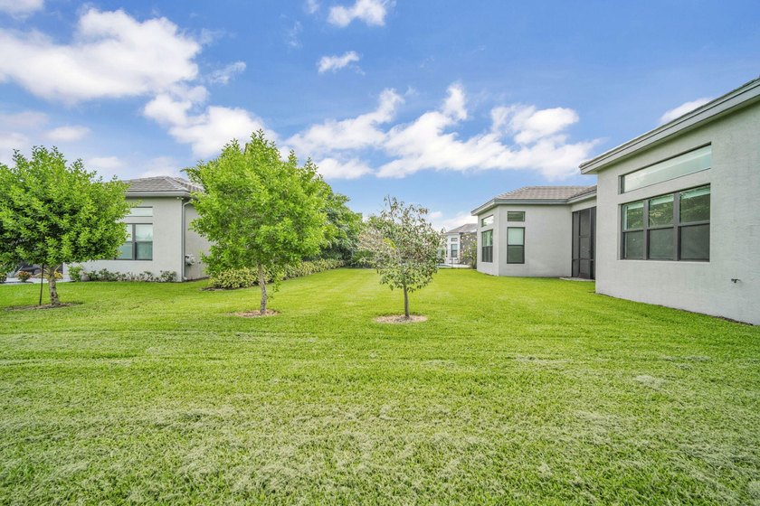 SPECTACULAR NEVER LIVED IN 3 BEDROOM 4 FULL BATHROOM SINGLE - photo 47