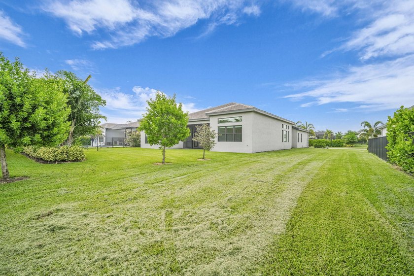 SPECTACULAR NEVER LIVED IN 3 BEDROOM 4 FULL BATHROOM SINGLE - photo 48