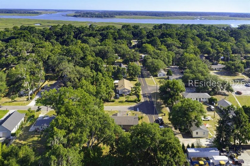 Build your vision in a convenient Beaufort location just minutes - photo 3