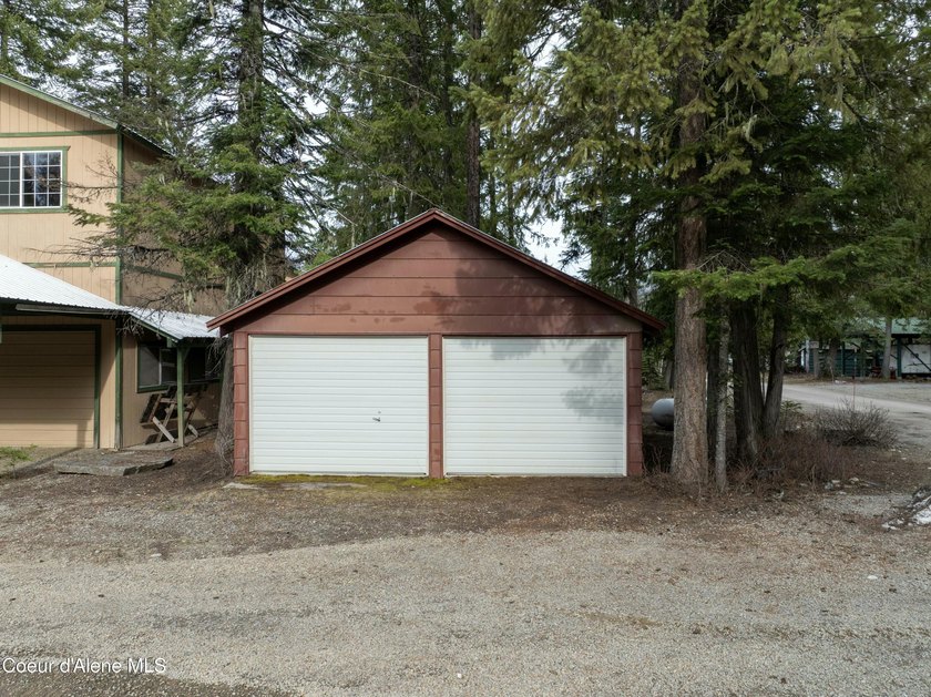Tucked away in the charming Nordman area on Hagman Rd, this - photo 13