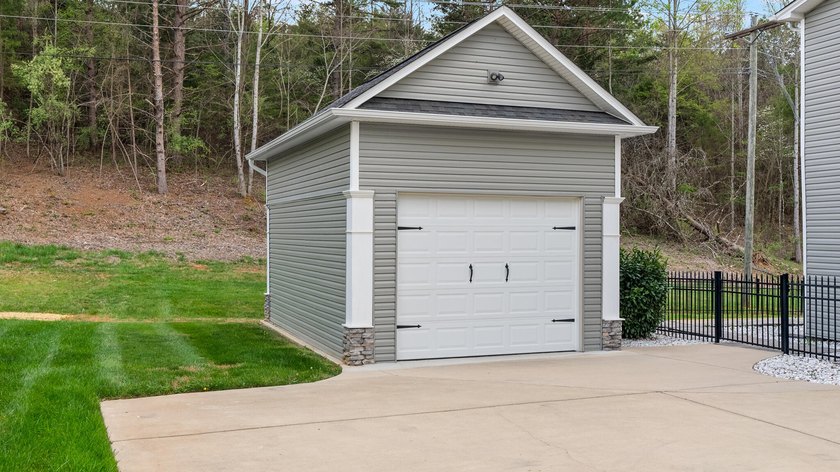 New Price! Now offered below appraised value, this beautifully - photo 5