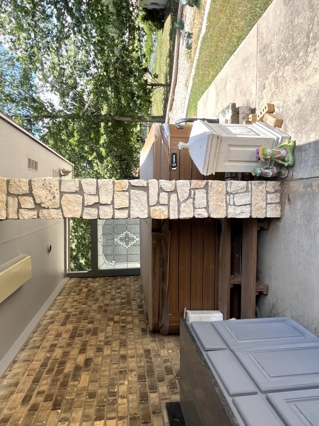 Outdoor Kitchen and Spa/Hot Tub - photo 21