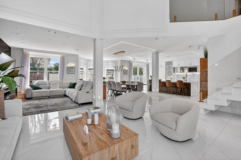 ***PRICE REDUCED FOR QUICK SALE, BRING ALL OFFERS *** Welcome to - photo 9