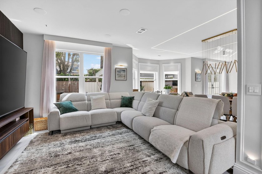 ***PRICE REDUCED FOR QUICK SALE, BRING ALL OFFERS *** Welcome to - photo 10