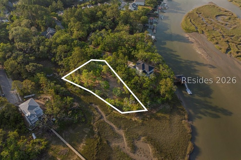Enjoy waterfront living with a private dock opportunity mere - photo 8