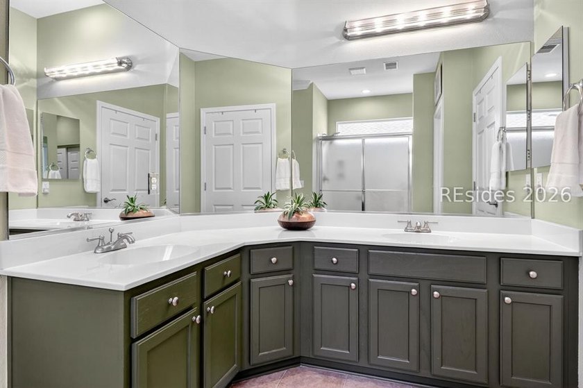 Gorgeous Franklin/Whitney model in Sun City Hilton Head. Loaded - photo 19
