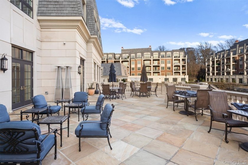 Welcome to the Ritz-Carlton Residences. This sun-filled - photo 24