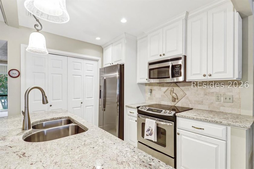 Updated Palmetto Dunes villa offering sweeping golf views and an - photo 9
