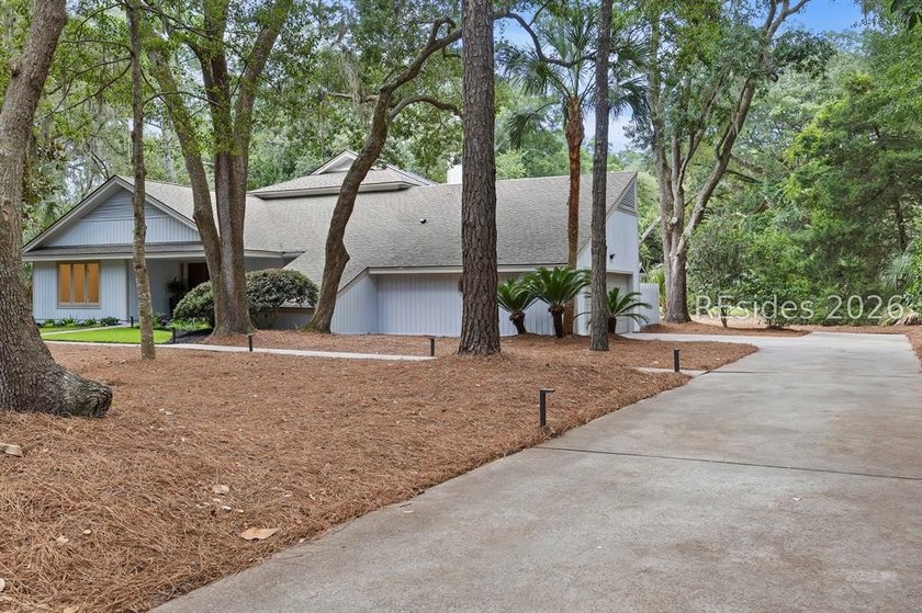 Luxury Coastal Living, Completely Reimagined!! Welcome to 9 Fort - photo 3
