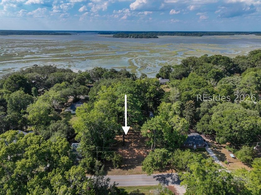 Exceptional opportunity to build your custom home on a spacious - photo 3