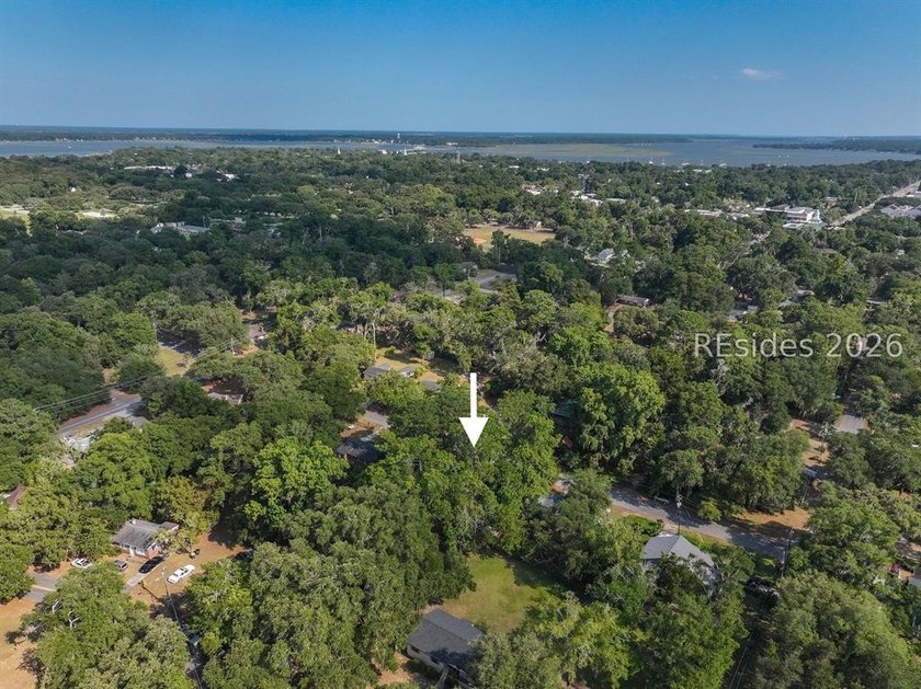 Exceptional opportunity to build your custom home on a spacious - photo 9