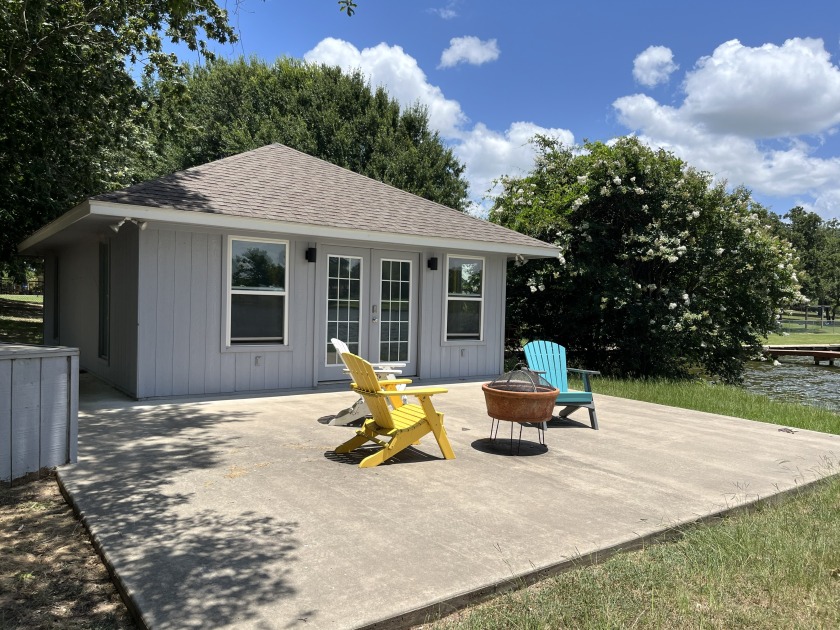 Bungalow - Full Bath, Kitchenette, Murphy Bed - photo 4