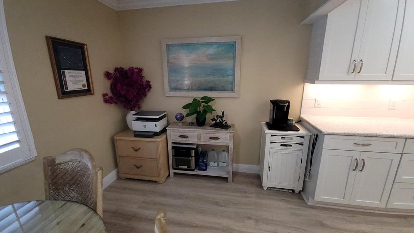 Welcome to this beautifully maintained and thoughtfully upgraded - photo 6