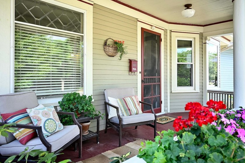Welcome to this beautifully maintained 2.5-story home in a - photo 3