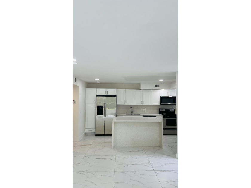 Investors Opportunity! Rent right away! Beautiful completely - photo 3