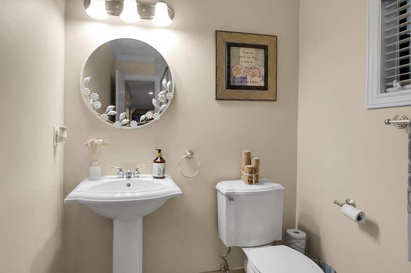 Beautifully updated and spacious townhome in the heart of - photo 11