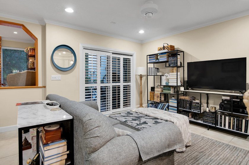 Beautifully updated and spacious townhome in the heart of - photo 34