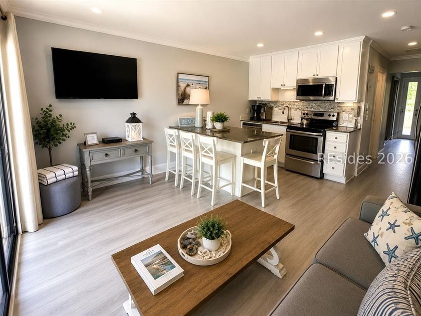 Beautifully REMODELED FIRST-FLOOR villa in the desirable A - photo 3