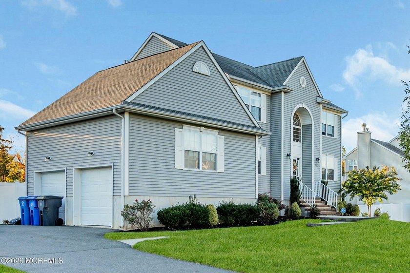 Built in 2010 and set on a quiet cul-de-sac, this 4-bedroom, 2 - photo 6