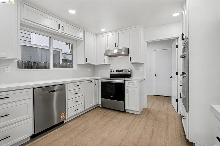 Make your dreams come true with PANORAMIC BAY VIEWS! Remodeled - photo 18