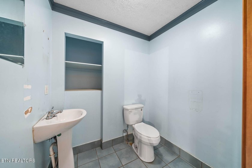 BACK ON MARKET BY NO FAULT OF THE SELLER. Buyer's financing fell - photo 22