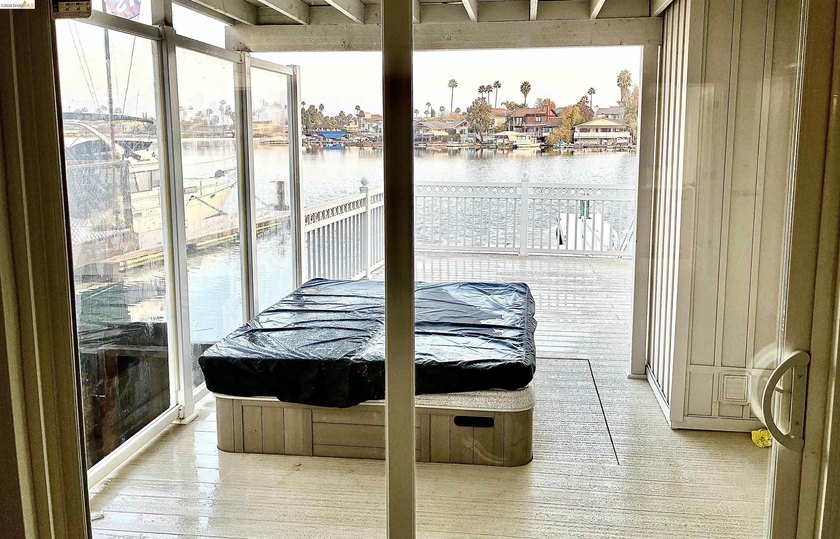 Make your dreams come true with PANORAMIC BAY VIEWS! Remodeled - photo 24