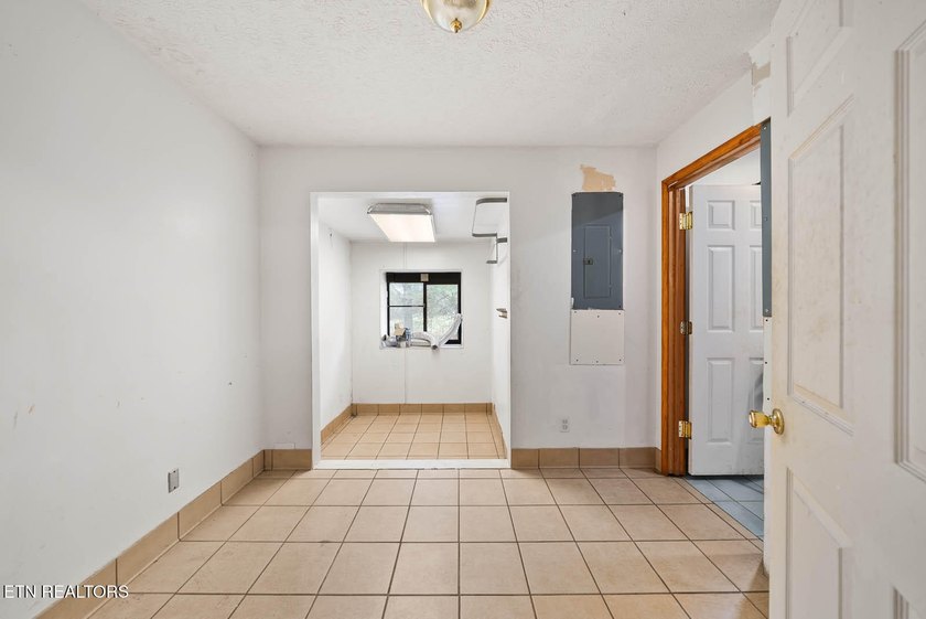 BACK ON MARKET BY NO FAULT OF THE SELLER. Buyer's financing fell - photo 29