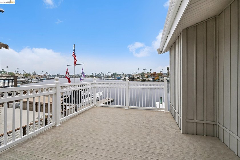 Make your dreams come true with PANORAMIC BAY VIEWS! Remodeled - photo 31