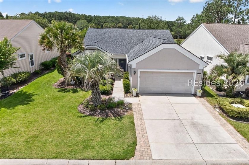 Discover a peaceful golf-course setting in this versatile home - photo 2