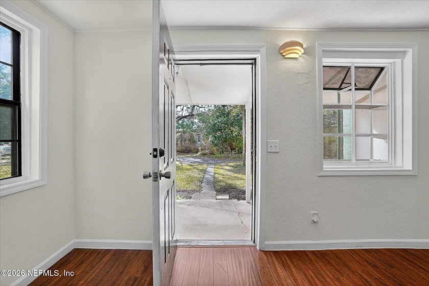 Welcome Home !! Charming Avondale gem at the end of a quiet - photo 22