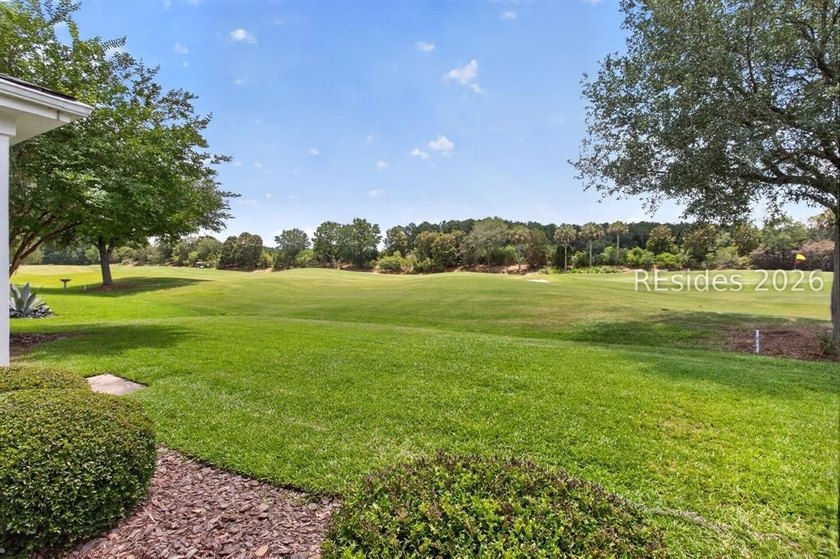 Discover a peaceful golf-course setting in this versatile home - photo 3